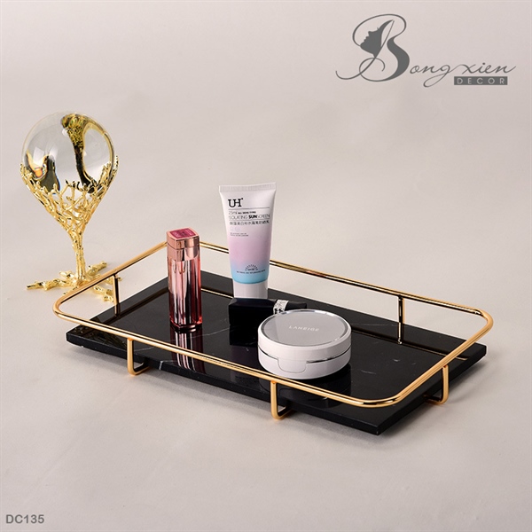 Khay đá cẩm thạch màu đen khung kim loại mạ vàng 2 Khay đá cẩm thạch màu đen khung kim loại mạ vàng 1
