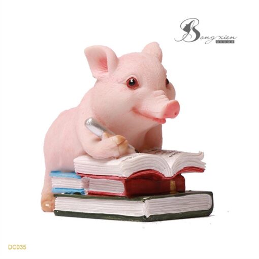 Decor lợn đọc sách 5