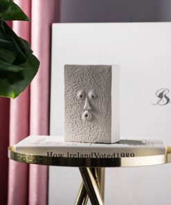 Bình gốm vuông mặt người (S) 9
