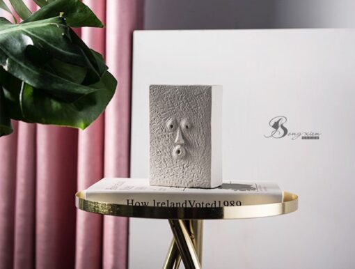 Bình gốm vuông mặt người (S) 3