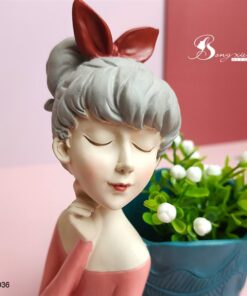 Decor cô gái địu giỏ 9