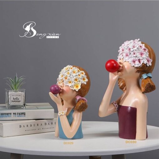 Decor cô gái thổi bóng áo tím (M)** 3