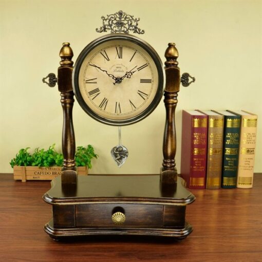 Decor đồng hồ cổ điện để bàn gỗ màu be 1