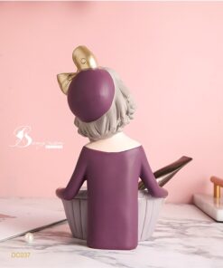 Decor cô gái bưng thau 7