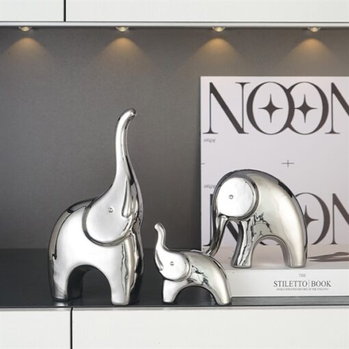 Decor gia đình voi bạc 1