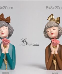 Decor cô gái áo nâu cầm hoa (S) ** 5