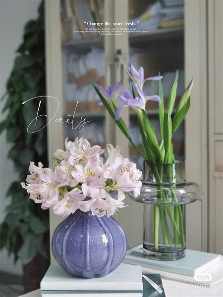 Bình TT hình bầu miệng uống lượn tím (S) 2 Bình TT hình bầu miệng uống lượn tím (S) 1