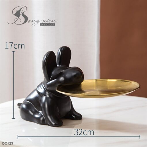 Decor chó ngậm khay vàng màu đen 1
