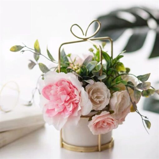 Bó hồng 3 bông + khuynh diệp 5