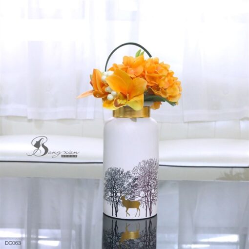 Bình gốm màu trắng hoạ tiết tím có hoa 3