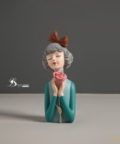 Décor cô gái xanh cầm hoa (S)** 5