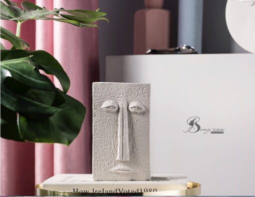 Bình gốm vuông mặt người (M) 5