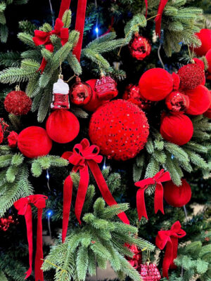 Decor Noel tại TP Vinh – Gợi Ý Trang Trí Giáng Sinh Sang Trọng Cho Mọi Không Gian 30 Decor Noel tại TP Vinh – Gợi Ý Trang Trí Giáng Sinh Sang Trọng Cho Mọi Không Gian 29