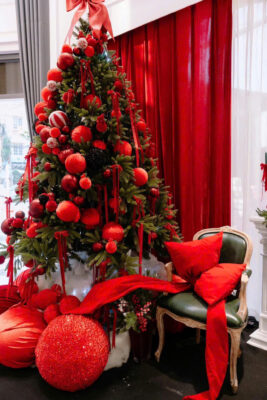 Decor Noel tại TP Vinh – Gợi Ý Trang Trí Giáng Sinh Sang Trọng Cho Mọi Không Gian 6 Decor Noel tại TP Vinh – Gợi Ý Trang Trí Giáng Sinh Sang Trọng Cho Mọi Không Gian 5