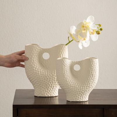 Biến Hóa Không Gian Đầy Nghệ Thuật Với Bộ Sưu Tập Decor Đen Trắng Tại Bông Xiên Decor 18 Biến Hóa Không Gian Đầy Nghệ Thuật Với Bộ Sưu Tập Decor Đen Trắng Tại Bông Xiên Decor 17