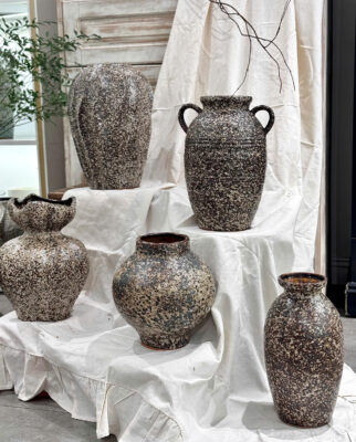 Bình Gốm Trang Trí Bông Xiên Decor – Nét Mộc Nghệ Thuật Cho Không Gian Sống 24 Bình Gốm Trang Trí Bông Xiên Decor – Nét Mộc Nghệ Thuật Cho Không Gian Sống 23