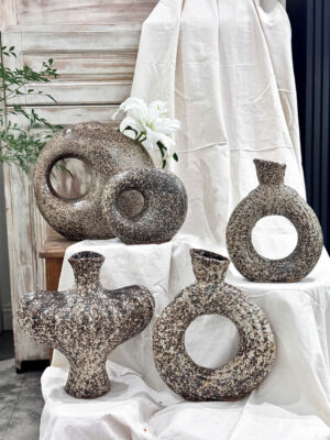 Bình Gốm Trang Trí Bông Xiên Decor – Nét Mộc Nghệ Thuật Cho Không Gian Sống 2 Bình Gốm Trang Trí Bông Xiên Decor – Nét Mộc Nghệ Thuật Cho Không Gian Sống 1