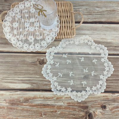 Tấm lót bình hoa – Chi tiết nhỏ nâng tầm góc decor nhà bạn 16 Tấm lót bình hoa – Chi tiết nhỏ nâng tầm góc decor nhà bạn 15